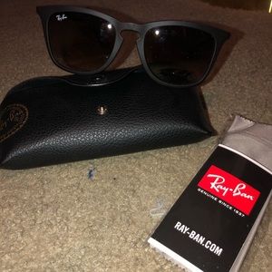 RayBan Sunglasses 😎BRAND NEW ❗️❗️